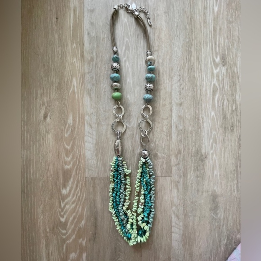 Turquoise necklace w matching earrings